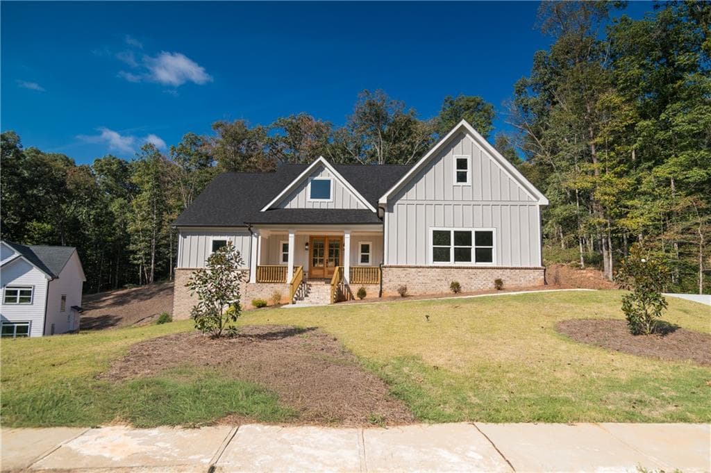4 bedroom, 4 bathroom, 2,579 sq ft single family residence for sale at 5855 Canterbury Way, Clermont, GA 30527