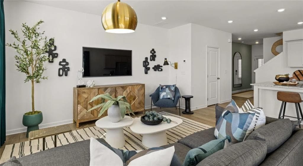 3 bedroom, 3 bathroom, 1,846 sq ft townhouse for sale at 112 East Rope Mill Court 3, Holly Springs, GA 30115 — photo 2
