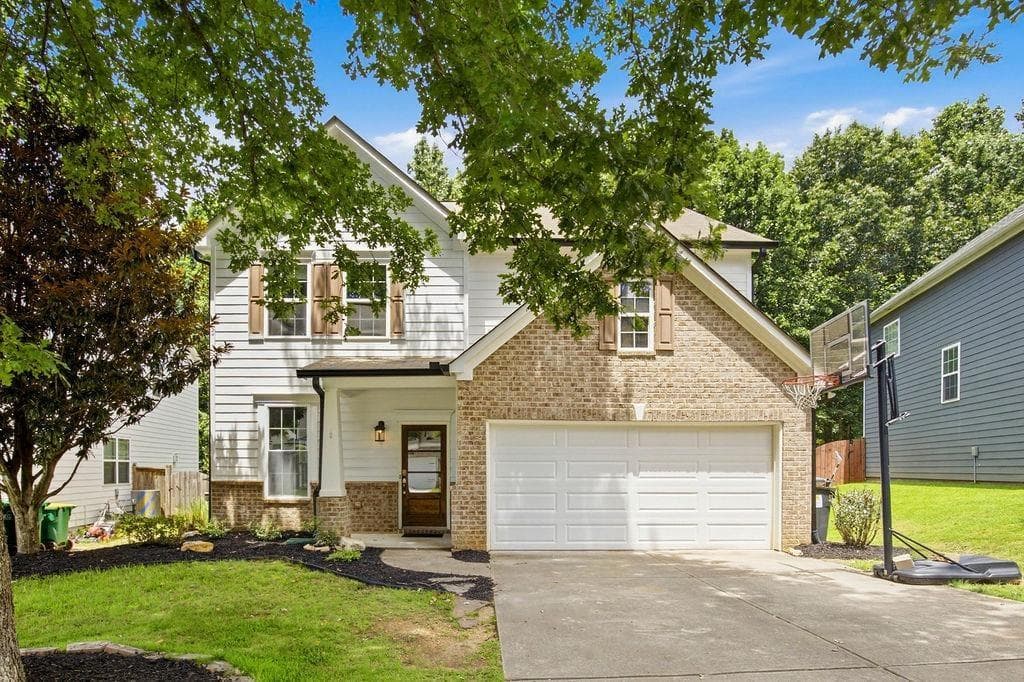 4 bedroom, 3 bathroom, 2,445 sq ft single family residence for sale at 560 Crestmont Lane, Canton, GA 30114