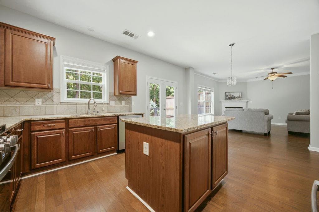 4 bedroom, 3 bathroom, 2,445 sq ft single family residence for sale at 560 Crestmont Lane, Canton, GA 30114 — photo 5