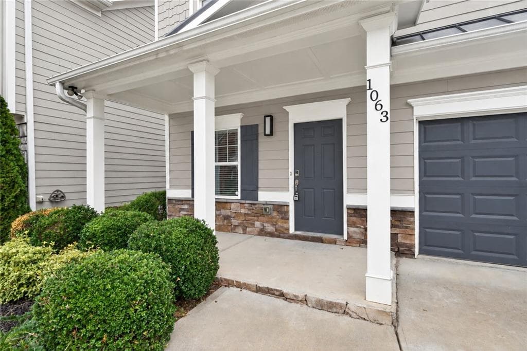 4 bedroom, 3 bathroom, 2,186 sq ft single family residence for sale at 1063 Johnsons Grove, Atlanta, GA 30318 — photo 4