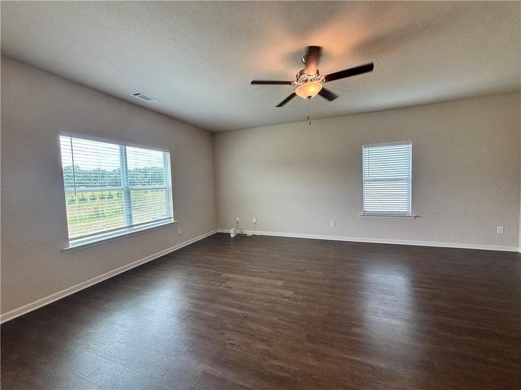 4 bedroom, 3 bathroom, 1,980 sq ft single family residence for rent at 160 Innis Brook Circle, Cartersville, GA 30120 for $1,900 a month — photo 4