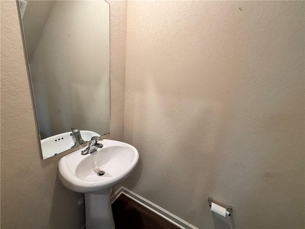 4 bedroom, 3 bathroom, 1,980 sq ft single family residence for rent at 160 Innis Brook Circle, Cartersville, GA 30120 for $1,900 a month — photo 8