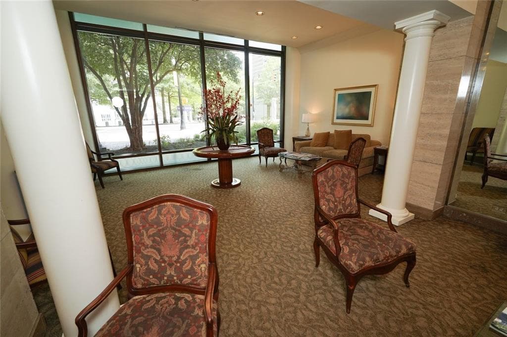1 bedroom, 1 bathroom condominium for sale at 300 Peachtree Street 9D, Atlanta, GA 30308 — photo 3