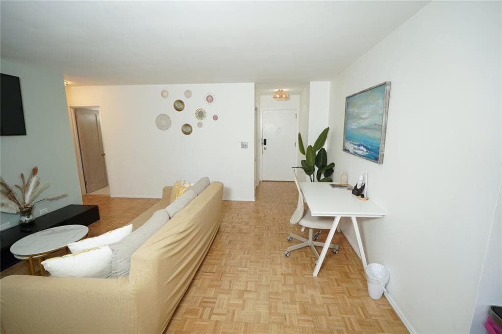 1 bedroom, 1 bathroom condominium for sale at 300 Peachtree Street 9D, Atlanta, GA 30308 — photo 7
