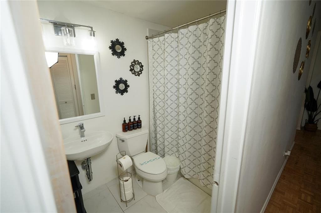 1 bedroom, 1 bathroom condominium for sale at 300 Peachtree Street 9D, Atlanta, GA 30308 — photo 9