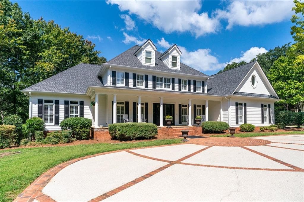 5 bedroom, 5 bathroom, 5,191 sq ft single family residence for sale at 5030 Highland Ridge Run, Gainesville, GA 30506 — photo 4