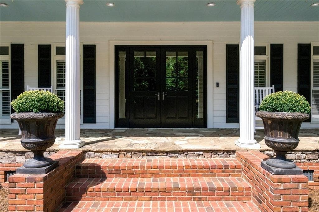 5 bedroom, 5 bathroom, 5,191 sq ft single family residence for sale at 5030 Highland Ridge Run, Gainesville, GA 30506 — photo 5