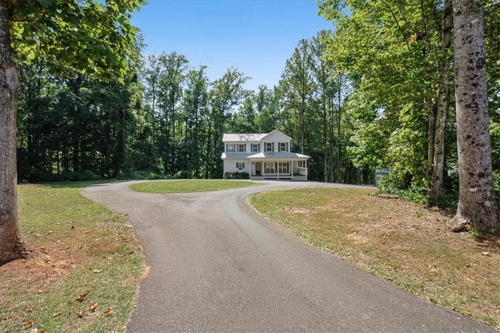 4 bedroom, 3 bathroom, 1,785 sq ft single family residence for sale at 5347 Grandview Road, Jasper, GA 30143 — photo 3