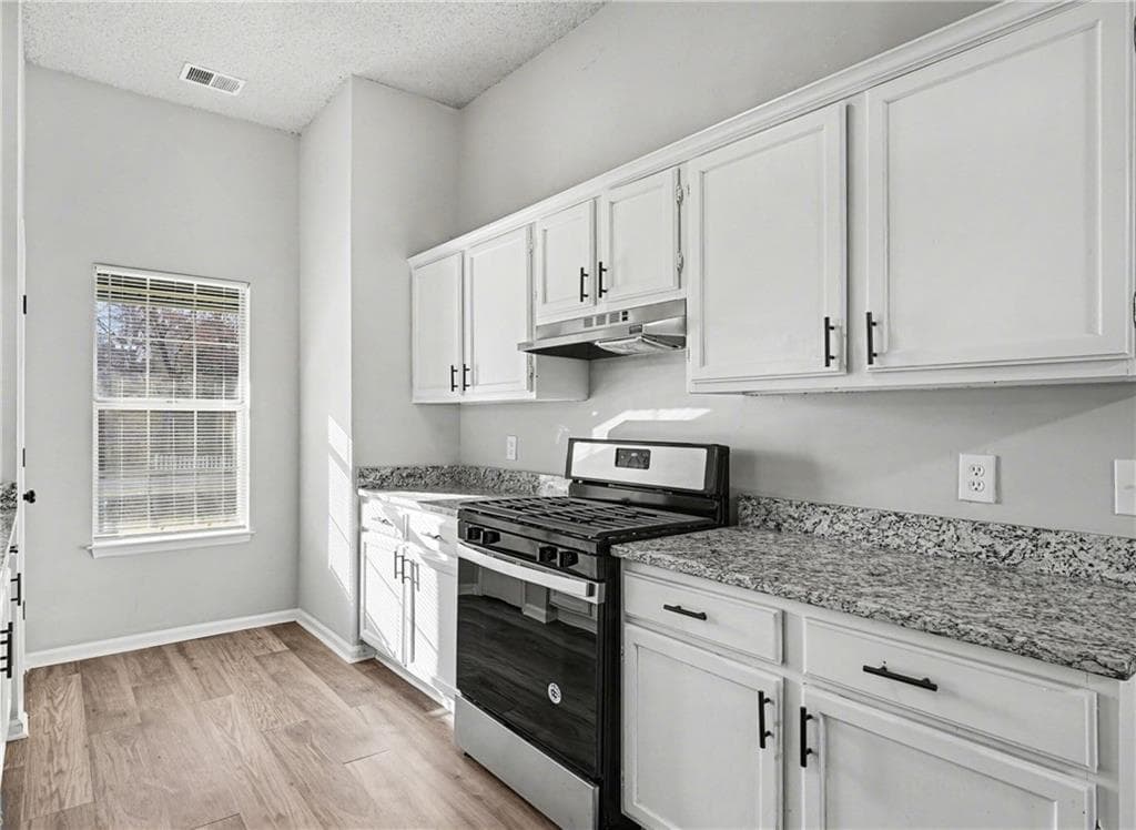 3 bedroom, 2 bathroom, 1,226 sq ft single family residence for rent at 79 WaterView, Stockbridge, GA 30281 for $1,995 a month — photo 3