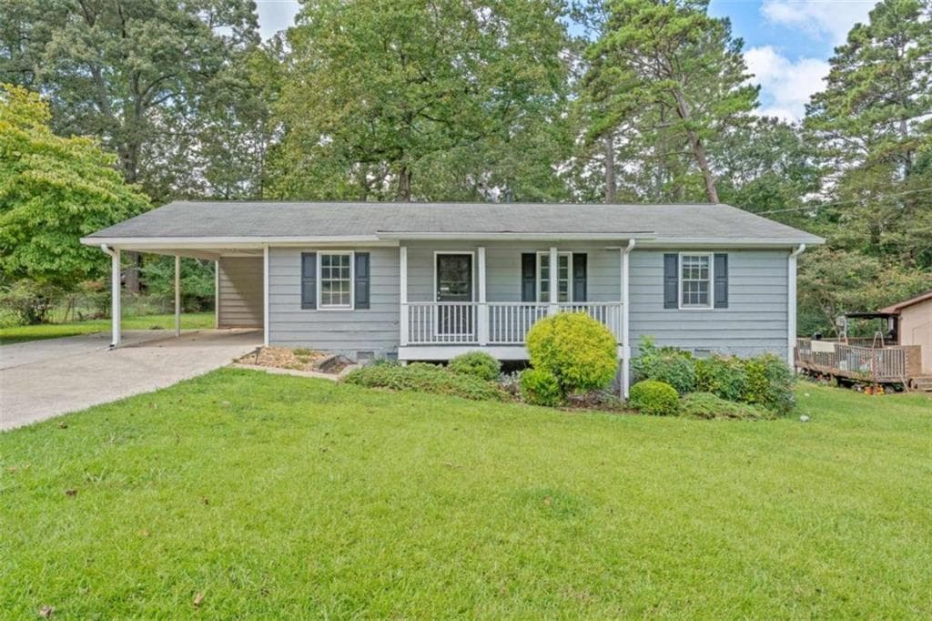 3 bedroom, 2 bathroom, 1,316 sq ft single family residence for sale at 285 Amanda Court, Stockbridge, GA 30281