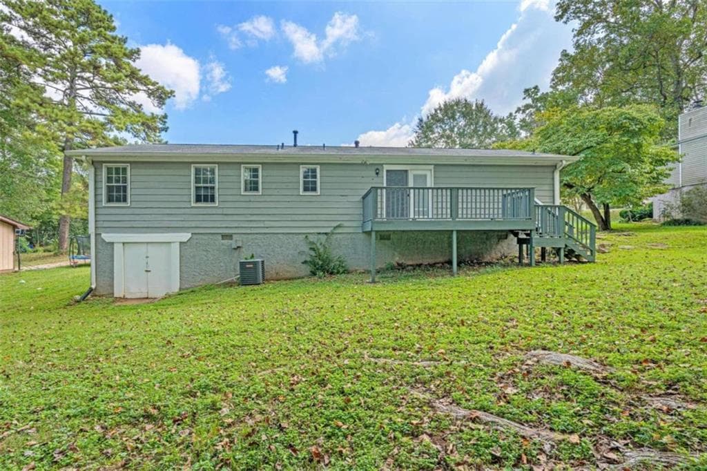 3 bedroom, 2 bathroom, 1,316 sq ft single family residence for sale at 285 Amanda Court, Stockbridge, GA 30281 — photo 2
