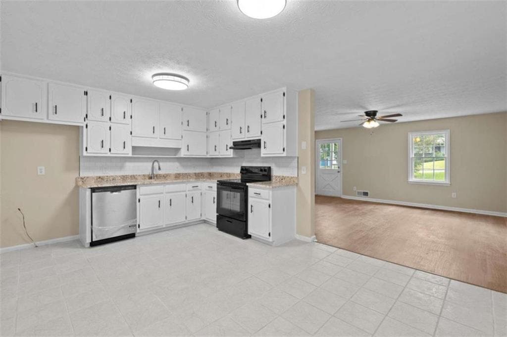 3 bedroom, 2 bathroom, 1,316 sq ft single family residence for sale at 285 Amanda Court, Stockbridge, GA 30281 — photo 6