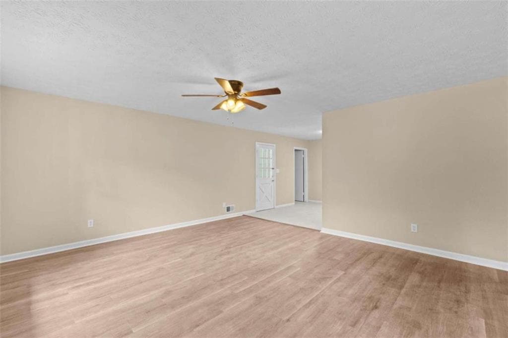 3 bedroom, 2 bathroom, 1,316 sq ft single family residence for sale at 285 Amanda Court, Stockbridge, GA 30281 — photo 8