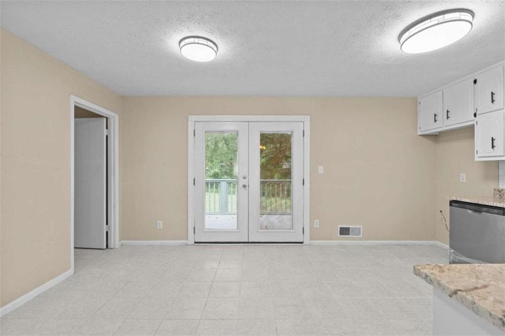 3 bedroom, 2 bathroom, 1,316 sq ft single family residence for sale at 285 Amanda Court, Stockbridge, GA 30281 — photo 10