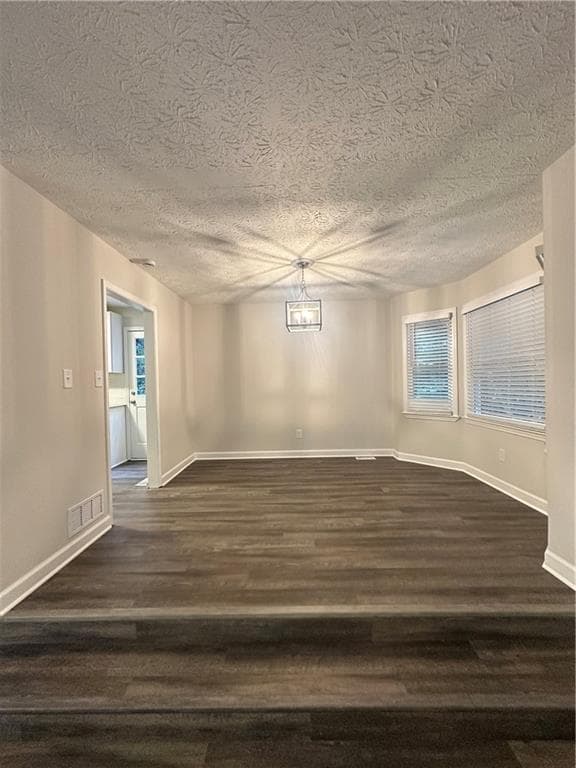 4 bedroom, 3 bathroom, 2,204 sq ft single family residence for rent at 810 Victoria Place, Woodstock, GA 30189 for $2,300 a month — photo 5
