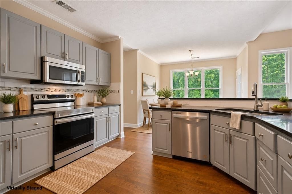 4 bedroom, 3 bathroom, 3,041 sq ft single family residence for sale at 93 Overlook Circle, Dawsonville, GA 30534 — photo 4