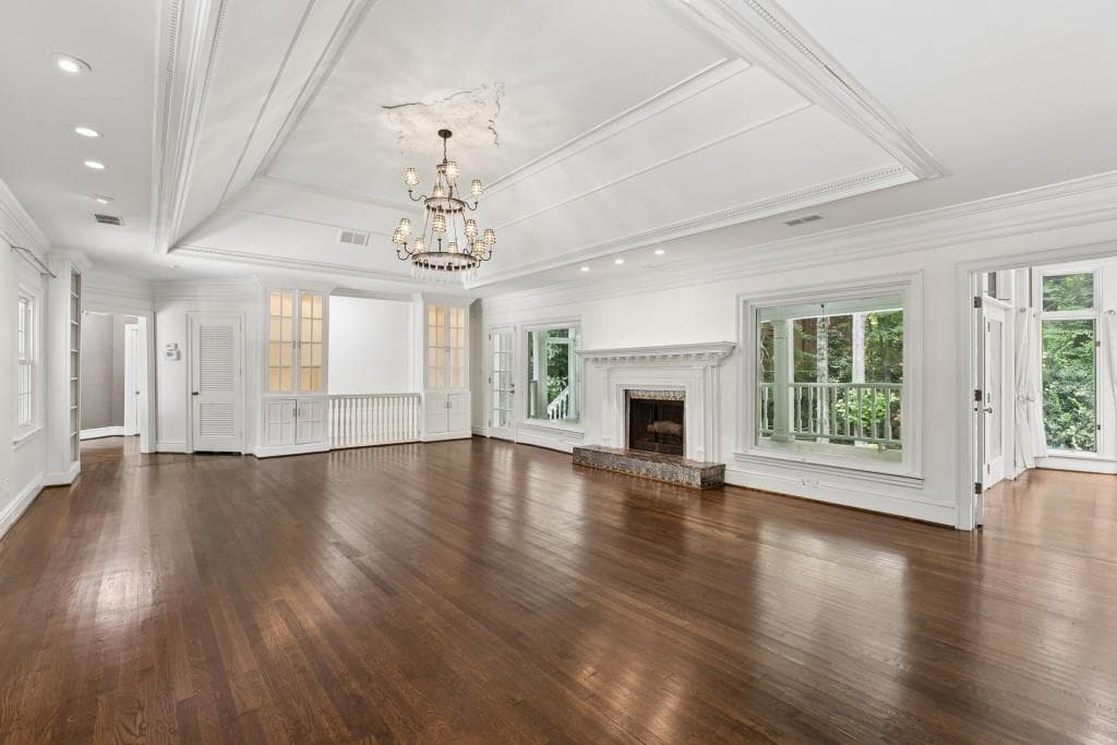 6 bedroom, 5 bathroom, 5,773 sq ft single family residence for sale at 585 Idlewood Drive, Sandy Springs, GA 30327 — photo 7