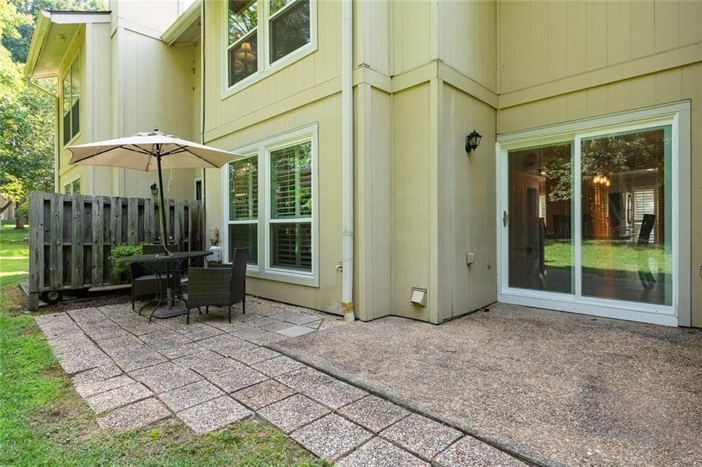 3 bedroom, 3 bathroom, 1,502 sq ft condominium for sale at 6391 Hawthorne Terrace, Peachtree Corners, GA 30092 — photo 3