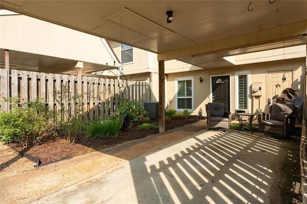 3 bedroom, 3 bathroom, 1,502 sq ft condominium for sale at 6391 Hawthorne Terrace, Peachtree Corners, GA 30092 — photo 7