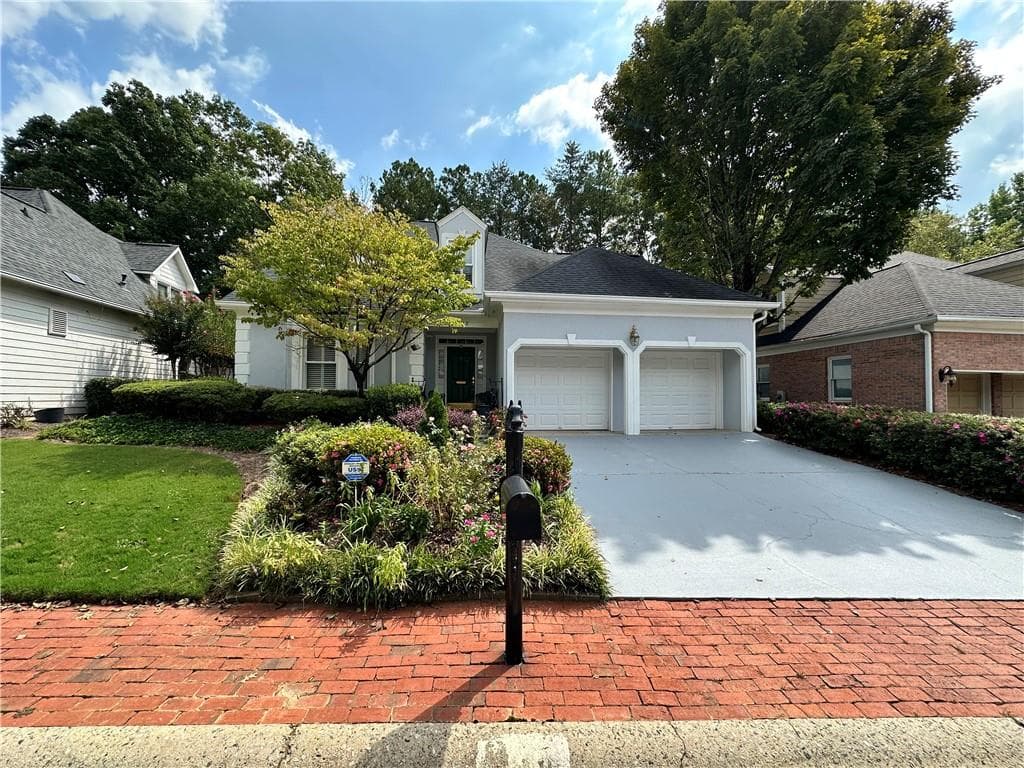 4 bedroom, 3 bathroom, 2,167 sq ft single family residence under contract at 6240 Forest Hills Drive, Peachtree Corners, GA 30092 — photo 2