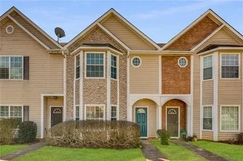 3 bedroom, 3 bathroom, 1,556 sq ft townhouse for rent at 762 Commerce Boulevard, Riverdale, GA 30296 for $2,000 a month