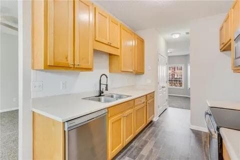 3 bedroom, 3 bathroom, 1,556 sq ft townhouse for rent at 762 Commerce Boulevard, Riverdale, GA 30296 for $2,000 a month — photo 4