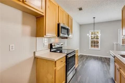 3 bedroom, 3 bathroom, 1,556 sq ft townhouse for rent at 762 Commerce Boulevard, Riverdale, GA 30296 for $2,000 a month — photo 9