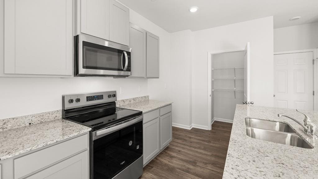 4 bedroom, 3 bathroom, 1,991 sq ft single family residence for sale at 8197 Elkhorn Court, Fairburn, GA 30213 — photo 7