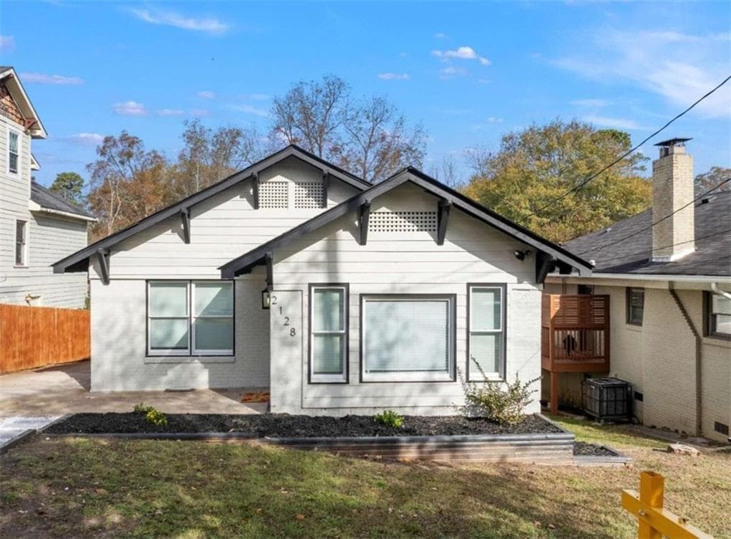 5 bedroom, 3 bathroom, 3,354 sq ft single family residence for sale at 2128 Hosea L Williams Drive, Atlanta, GA 30317 — photo 2