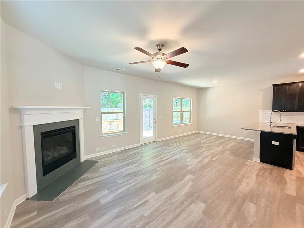 3 bedroom, 3 bathroom, 1,850 sq ft single family residence for sale at 3946 Kingfisher Drive, Atlanta, GA 30349 — photo 6