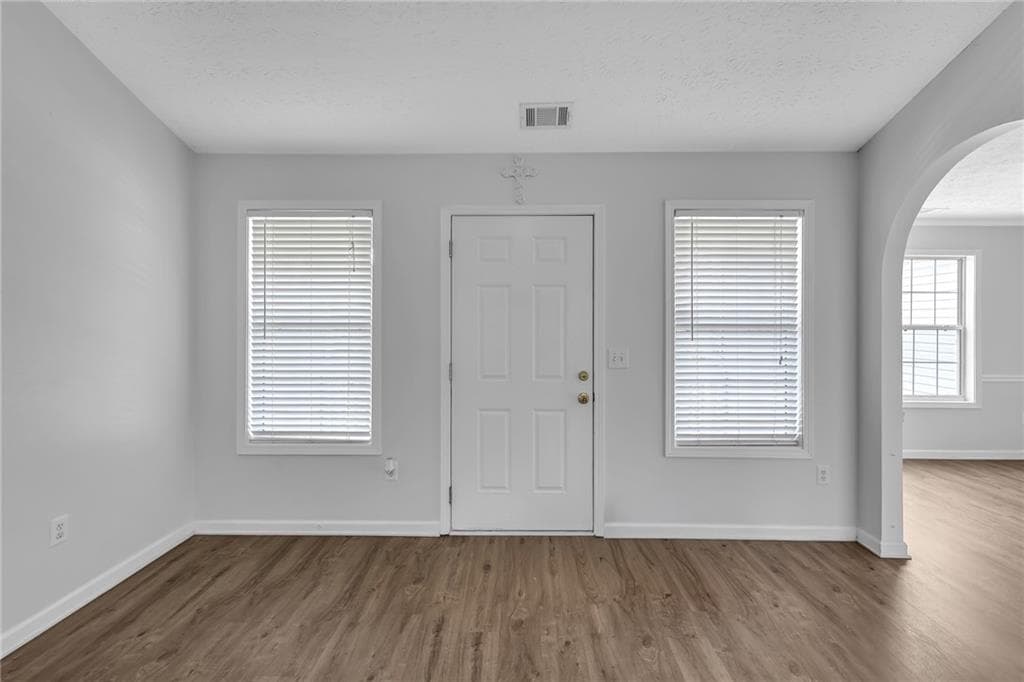 3 bedroom, 2 bathroom, 1,562 sq ft single family residence for sale at 4345 Lexington Ridge Drive, Loganville, GA 30052 — photo 2