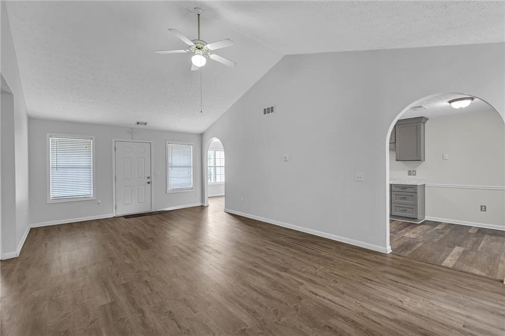 3 bedroom, 2 bathroom, 1,562 sq ft single family residence for sale at 4345 Lexington Ridge Drive, Loganville, GA 30052 — photo 4