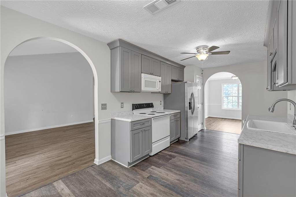 3 bedroom, 2 bathroom, 1,562 sq ft single family residence for sale at 4345 Lexington Ridge Drive, Loganville, GA 30052 — photo 9