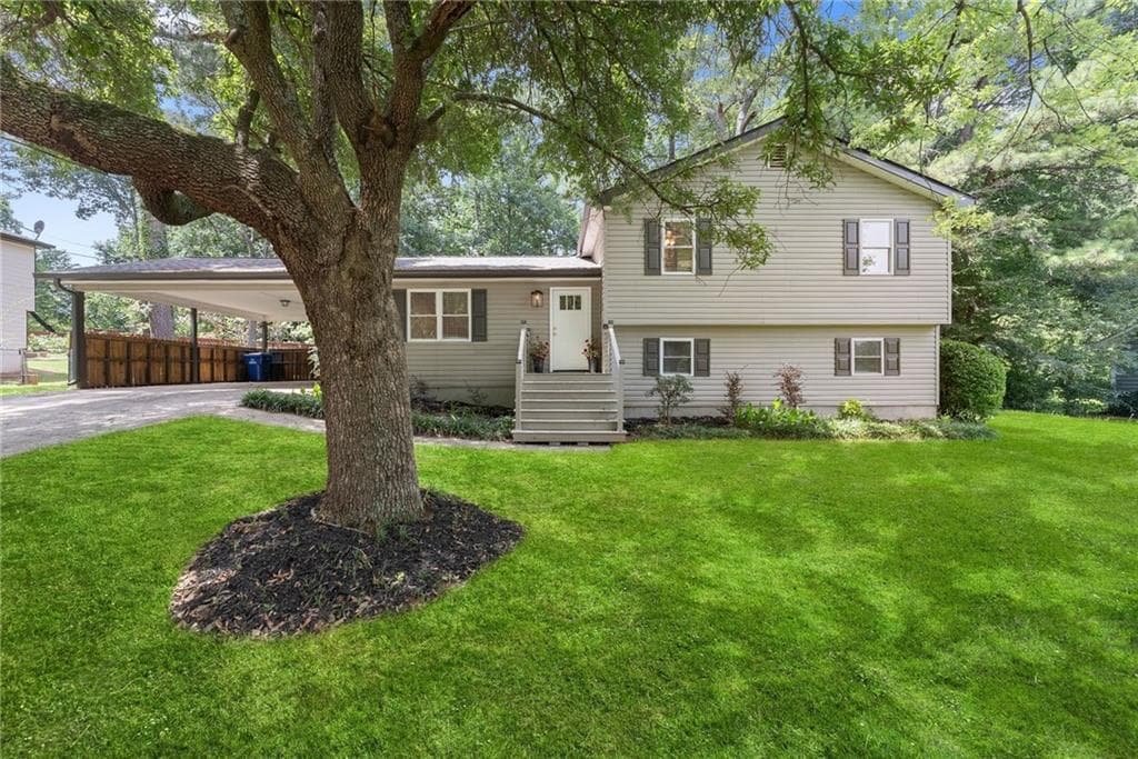 3 bedroom, 2 bathroom, 1,932 sq ft single family residence for sale at 105 Stone Wood Lane, Lawrenceville, GA 30046 — photo 2