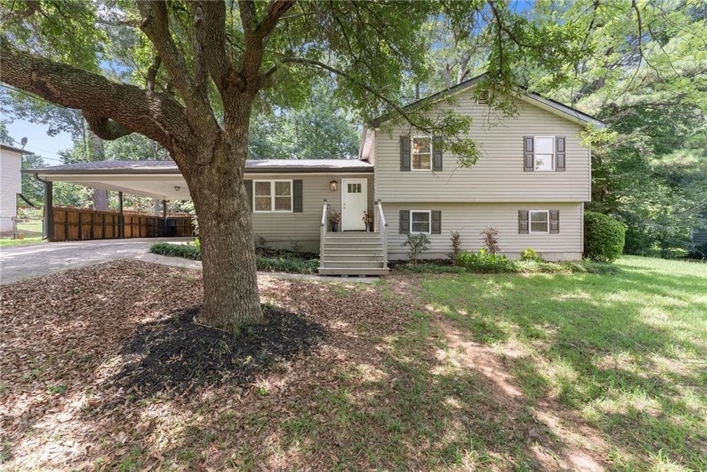3 bedroom, 2 bathroom, 1,932 sq ft single family residence for sale at 105 Stone Wood Lane, Lawrenceville, GA 30046 — photo 4