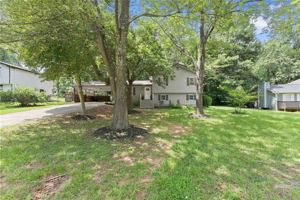 3 bedroom, 2 bathroom, 1,932 sq ft single family residence for sale at 105 Stone Wood Lane, Lawrenceville, GA 30046 — photo 5
