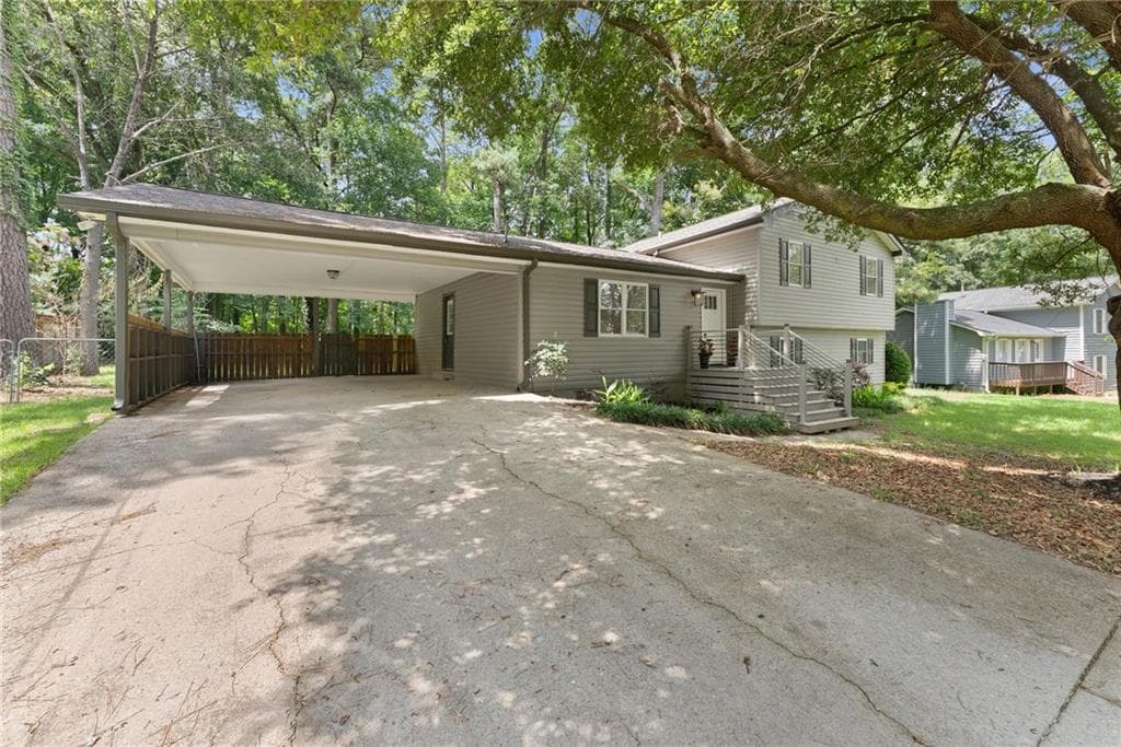 3 bedroom, 2 bathroom, 1,932 sq ft single family residence for sale at 105 Stone Wood Lane, Lawrenceville, GA 30046 — photo 6