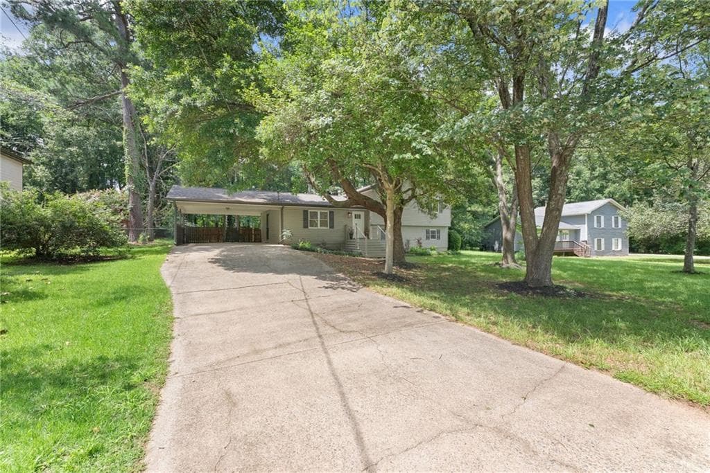 3 bedroom, 2 bathroom, 1,932 sq ft single family residence for sale at 105 Stone Wood Lane, Lawrenceville, GA 30046 — photo 7