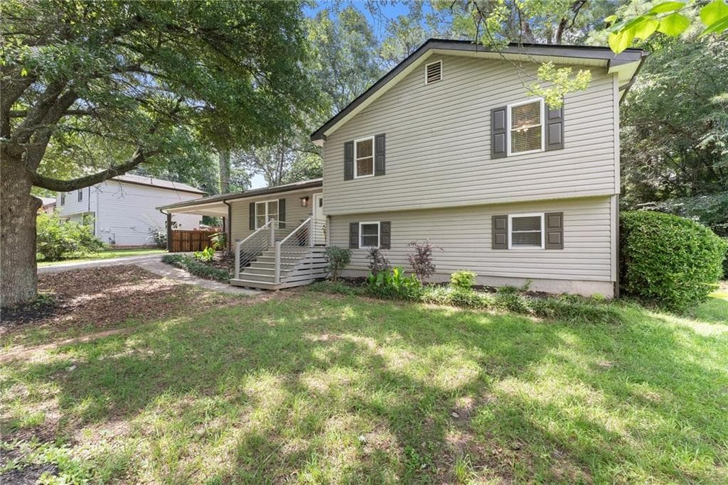 3 bedroom, 2 bathroom, 1,932 sq ft single family residence for sale at 105 Stone Wood Lane, Lawrenceville, GA 30046 — photo 8