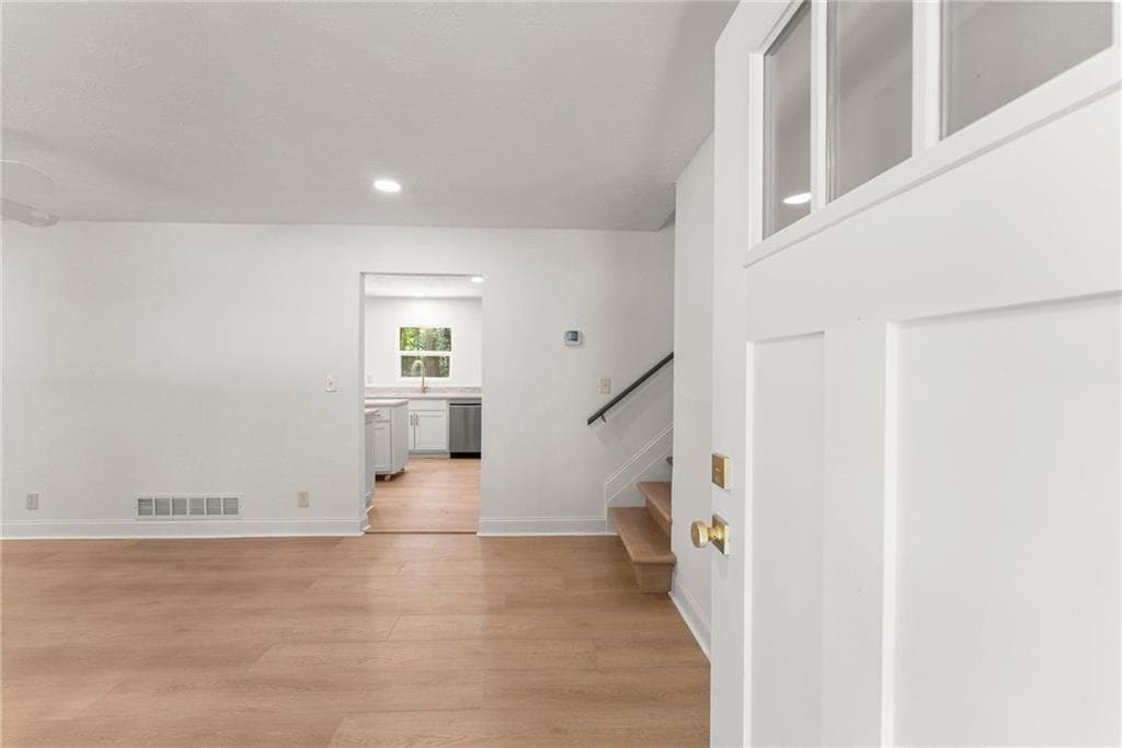 3 bedroom, 2 bathroom, 1,932 sq ft single family residence for sale at 105 Stone Wood Lane, Lawrenceville, GA 30046 — photo 10