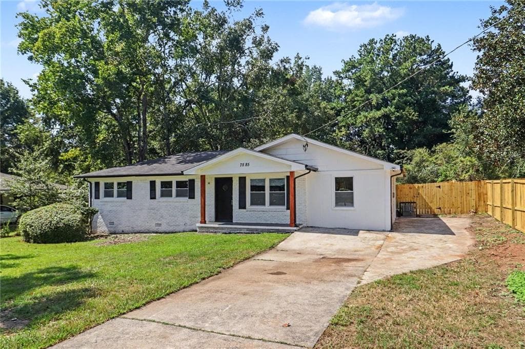 3 bedroom, 2 bathroom, 1,350 sq ft single family residence for sale at 7585 Haley Drive, Jonesboro, GA 30236 — photo 7