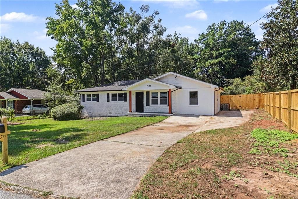 3 bedroom, 2 bathroom, 1,350 sq ft single family residence for sale at 7585 Haley Drive, Jonesboro, GA 30236 — photo 8