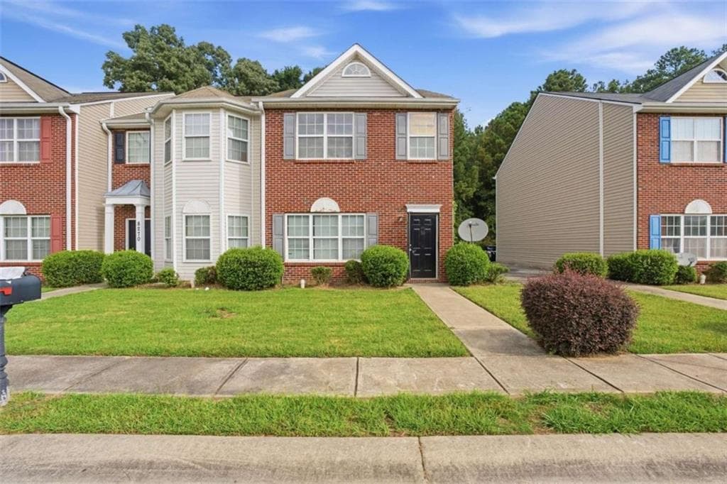 3 bedroom, 3 bathroom, 1,600 sq ft single family residence for sale at 8260 Oakley Circle, Union City, GA 30291