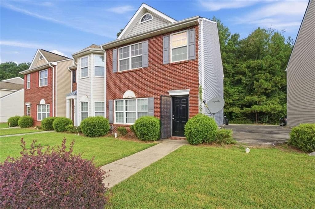 3 bedroom, 3 bathroom, 1,600 sq ft single family residence for sale at 8260 Oakley Circle, Union City, GA 30291 — photo 3