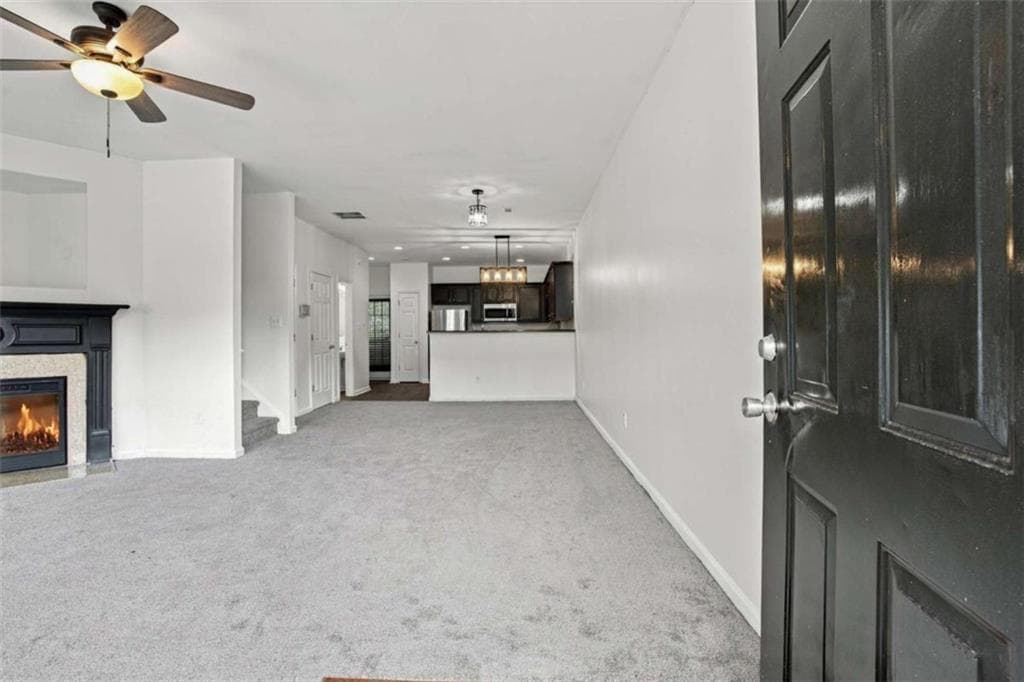 3 bedroom, 3 bathroom, 1,600 sq ft single family residence for sale at 8260 Oakley Circle, Union City, GA 30291 — photo 4