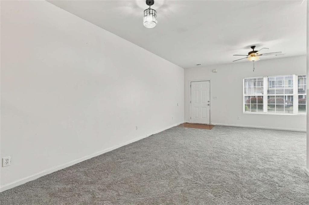 3 bedroom, 3 bathroom, 1,600 sq ft single family residence for sale at 8260 Oakley Circle, Union City, GA 30291 — photo 8