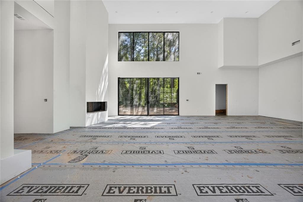 5 bedroom, 6 bathroom, 3,815 sq ft single family residence for sale at 7060 Bells Way, Fairburn, GA 30213 — photo 4