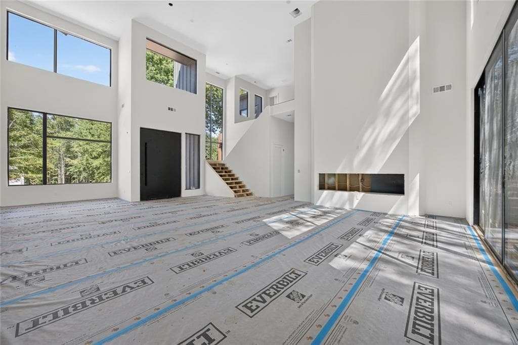 5 bedroom, 6 bathroom, 3,815 sq ft single family residence for sale at 7060 Bells Way, Fairburn, GA 30213 — photo 5