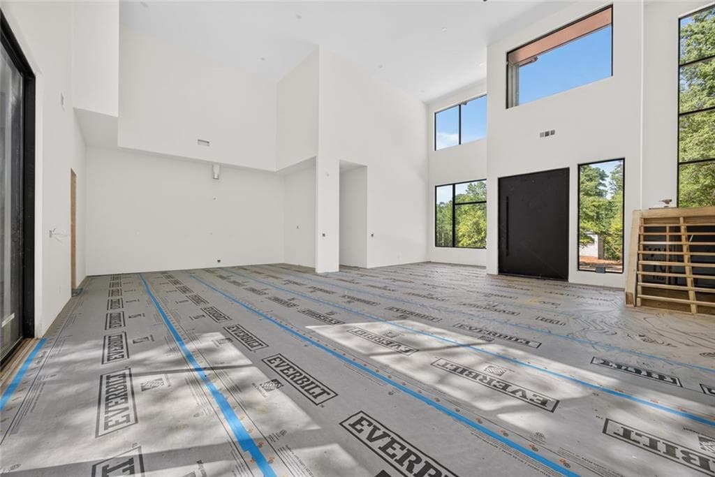 5 bedroom, 6 bathroom, 3,815 sq ft single family residence for sale at 7060 Bells Way, Fairburn, GA 30213 — photo 8